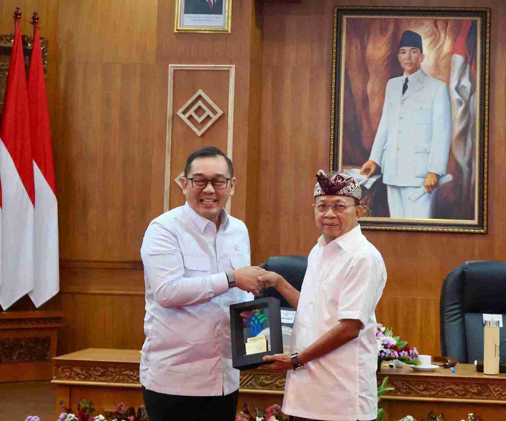 Kementerian Investasi dan Pemprov Bali Tandatangani Kesepakatan Pengendalian Penanaman Modal