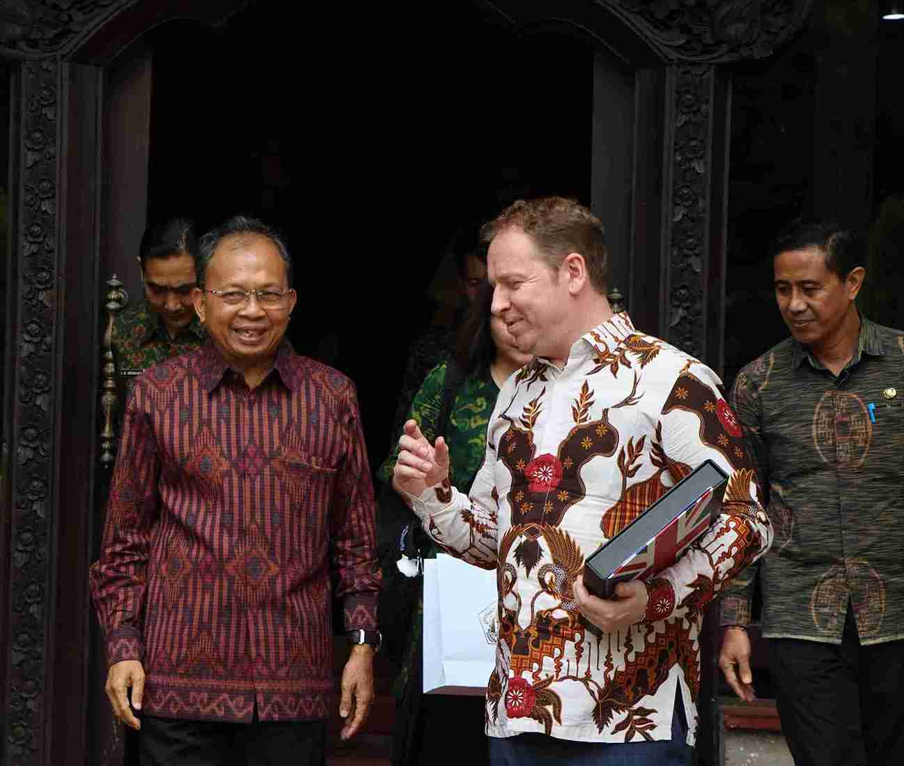 Bali-Inggris Sepakat Perkuat Kerja Sama Infrastruktur, Transportasi, Sampah, hingga Pendidikan