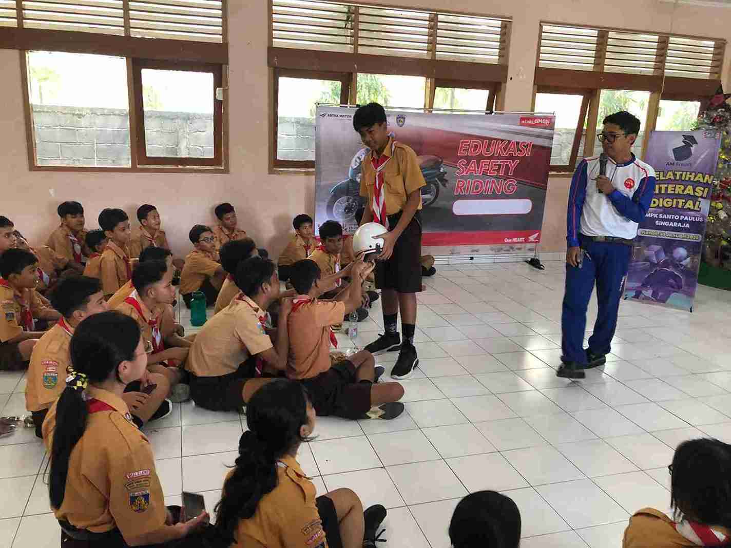 Astra Motor Bali Tanamkan Budaya Aman Berkendara dan Cerdas Digital di SMP Santo Paulus Singaraja