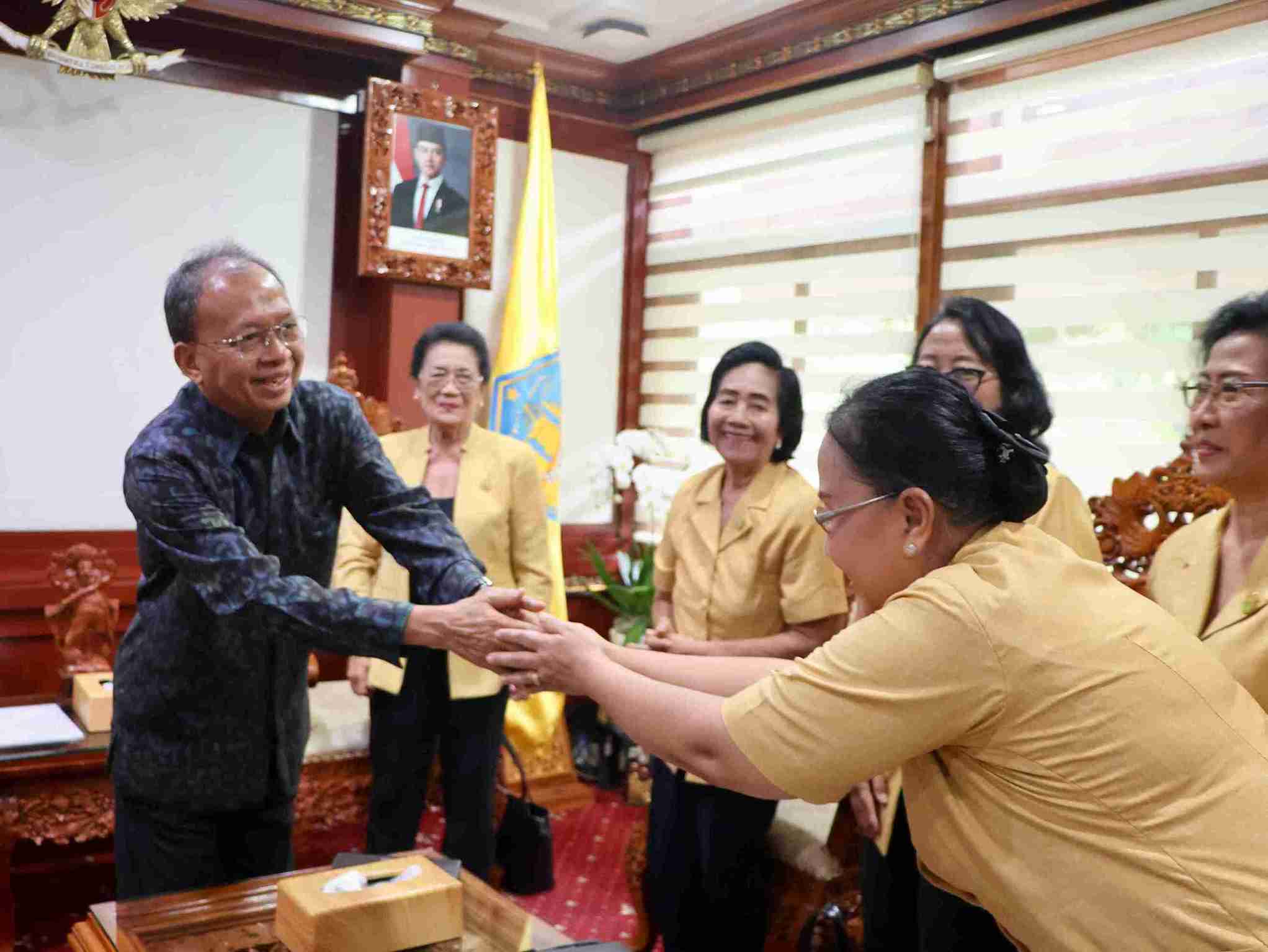 Gubernur Koster: WHDI Sentral dalam Pendidikan Adat dan Tradisi di Bali