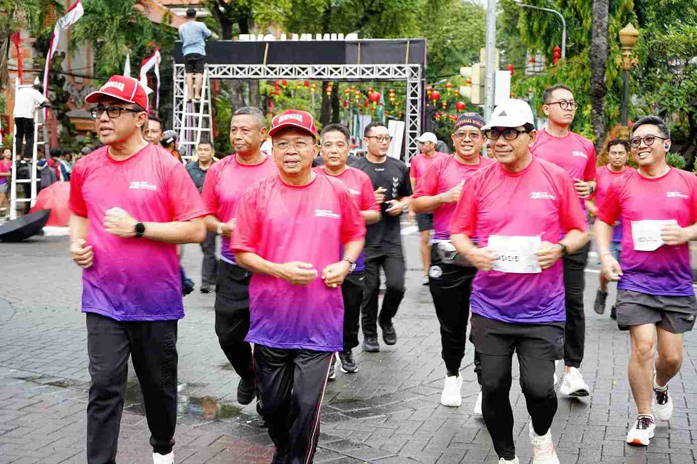 Gubernur Koster Ikuti Denpasar Fun Run 6K, Dorong Gaya Hidup Sehat