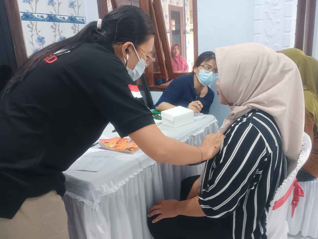 Sambut Valentine dan Ramadhan, PT Klin Bagikan Sembako dan Layanan Kesehatan Gratis