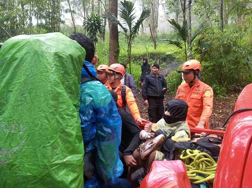 Pelajar Ubud Alami Hipotermia di Gunung Abang, Dievakuasi Tim SAR
