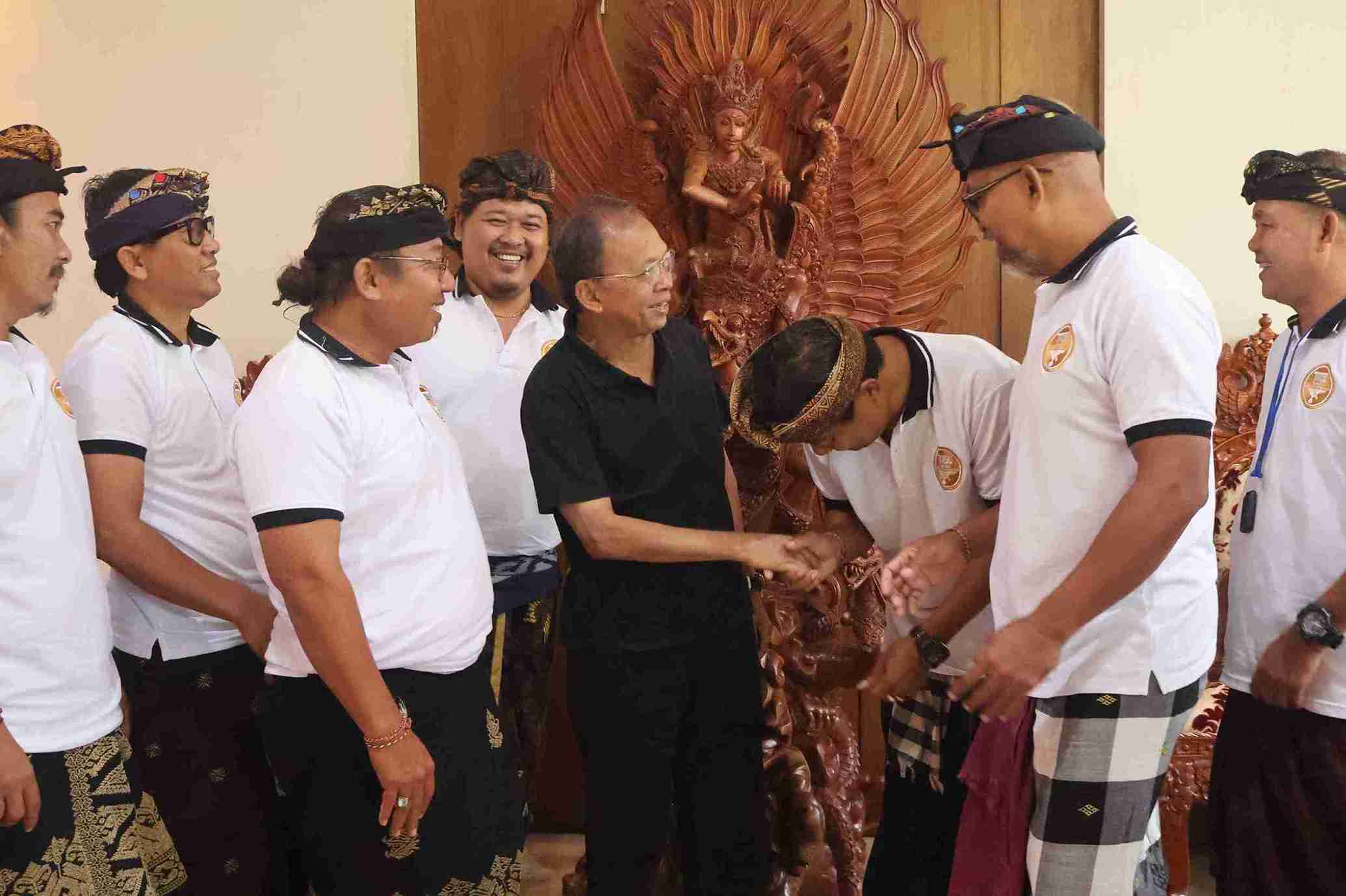 Driver Online Desa Adat Nusa Dua Dapat Dukungan Penuh Gubernur Koster