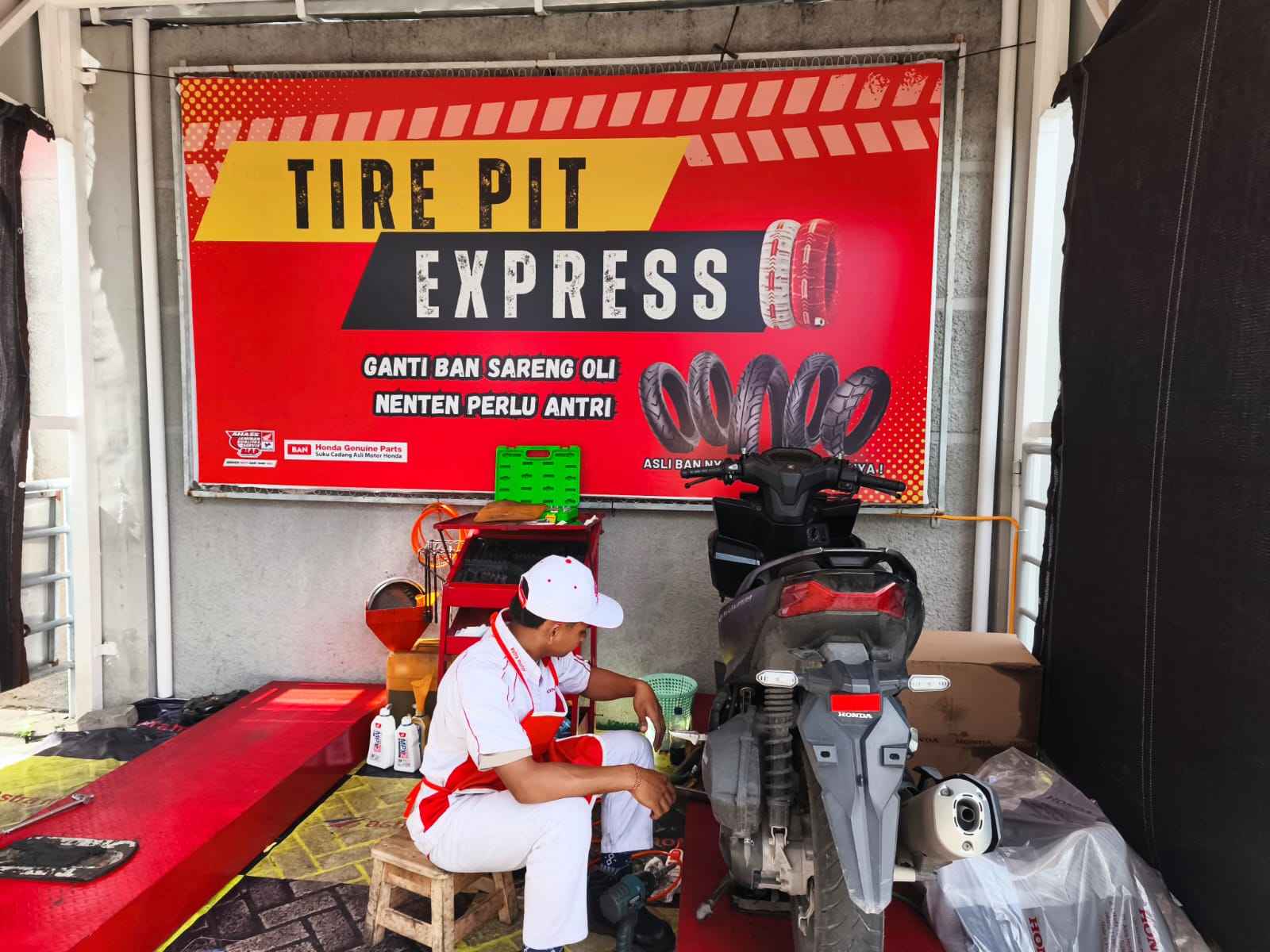 Astra Motor Bali Luncurkan Honda Tire Pit Express, Layanan Cepat Ganti Ban dan Oli