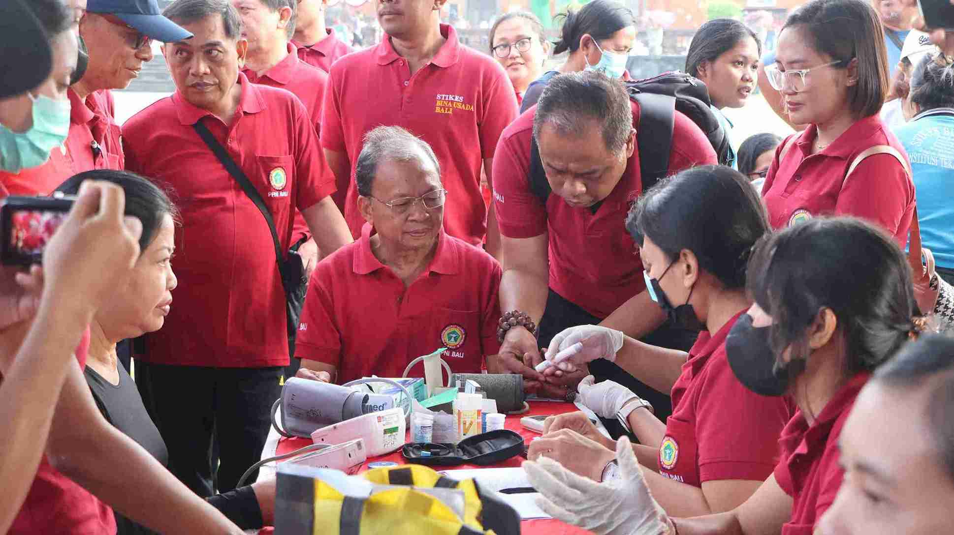 Gubernur Koster Harap Peran Aktif Perawat Membangun Kesehatan Masyarakat