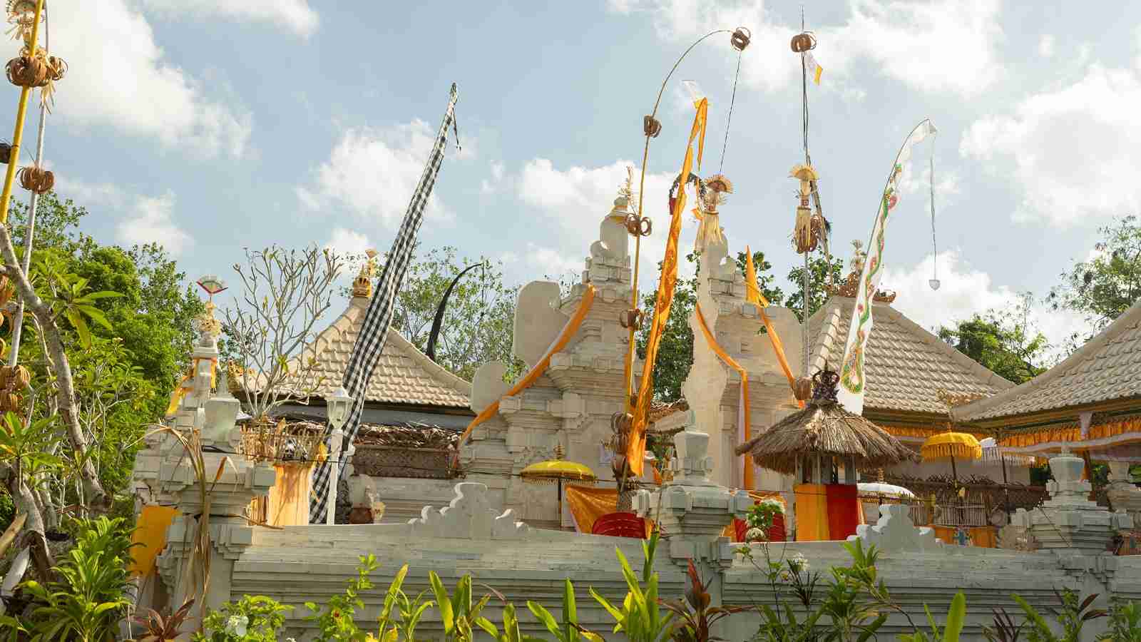 Nuanu Tetapkan Pura Beji Dalem Segara sebagai Pura Kawasan