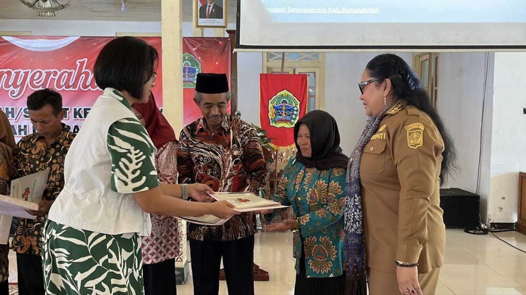 Keraton Yogyakarta Serahkan Serat Palilah dan Kekancingan di Gunungkidul