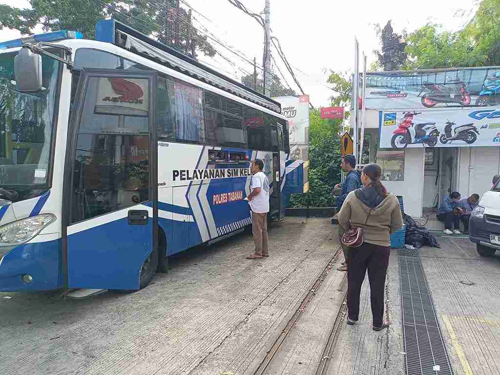 Konsumen Motor Honda Dimanjakan: SIM Keliling, Servis Hemat, dan Souvenir Gratis di Tabanan