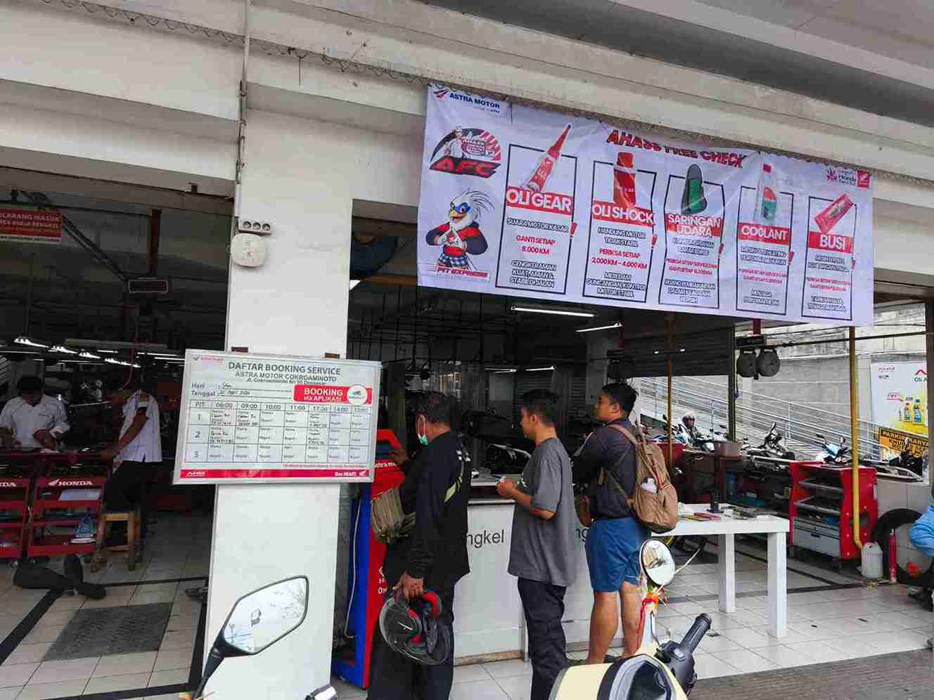Rayakan Hari Kartini, Perempuan Bali Dapatkan Promo Spesial Perawatan Motor Matic