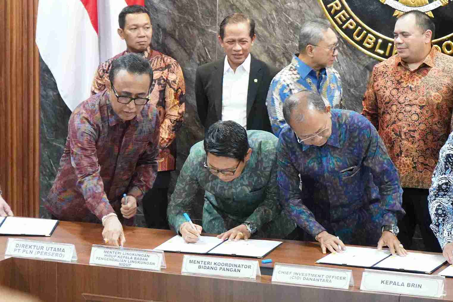 Gubernur Koster Teken MoU PSEL, Bali Siapkan Solusi Sampah Jadi Listrik