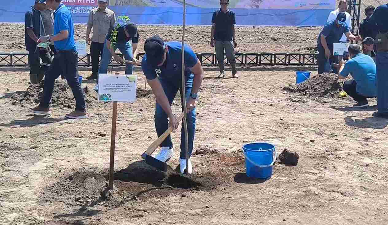 UGM Dukung Koridor Hijau Tol, AHY Optimistis Kurangi Emisi Karbon