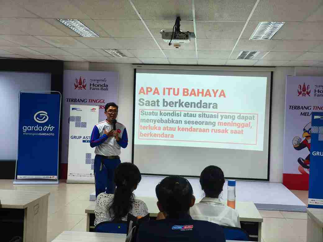 Safety Riding untuk Perempuan, Semangat Kartini Menginspirasi