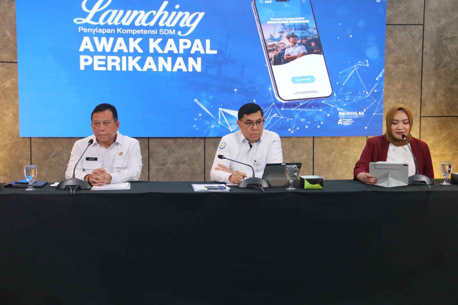 KKP Buka Rekrutmen 20 Ribu Awak Kapal untuk Program Modernisasi