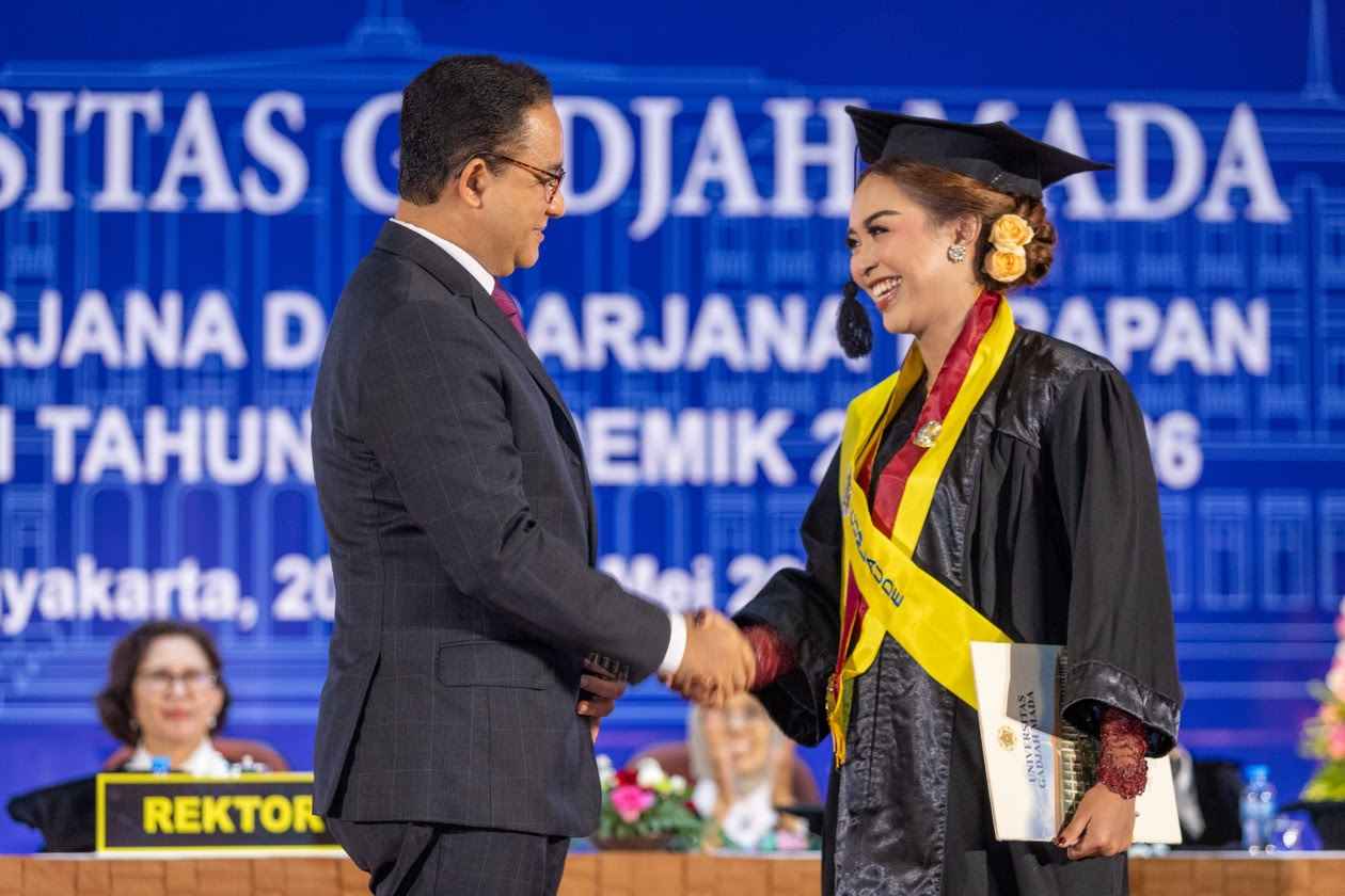 Anies Baswedan Sampaikan Pesan Kehidupan di Wisuda UGM