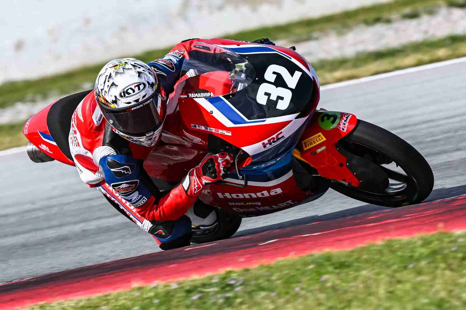 Putaran Perdana Moto3 Junior: Ramadhipa, Bintang Muda Astra Honda, Siap Menggebrak Barcelona