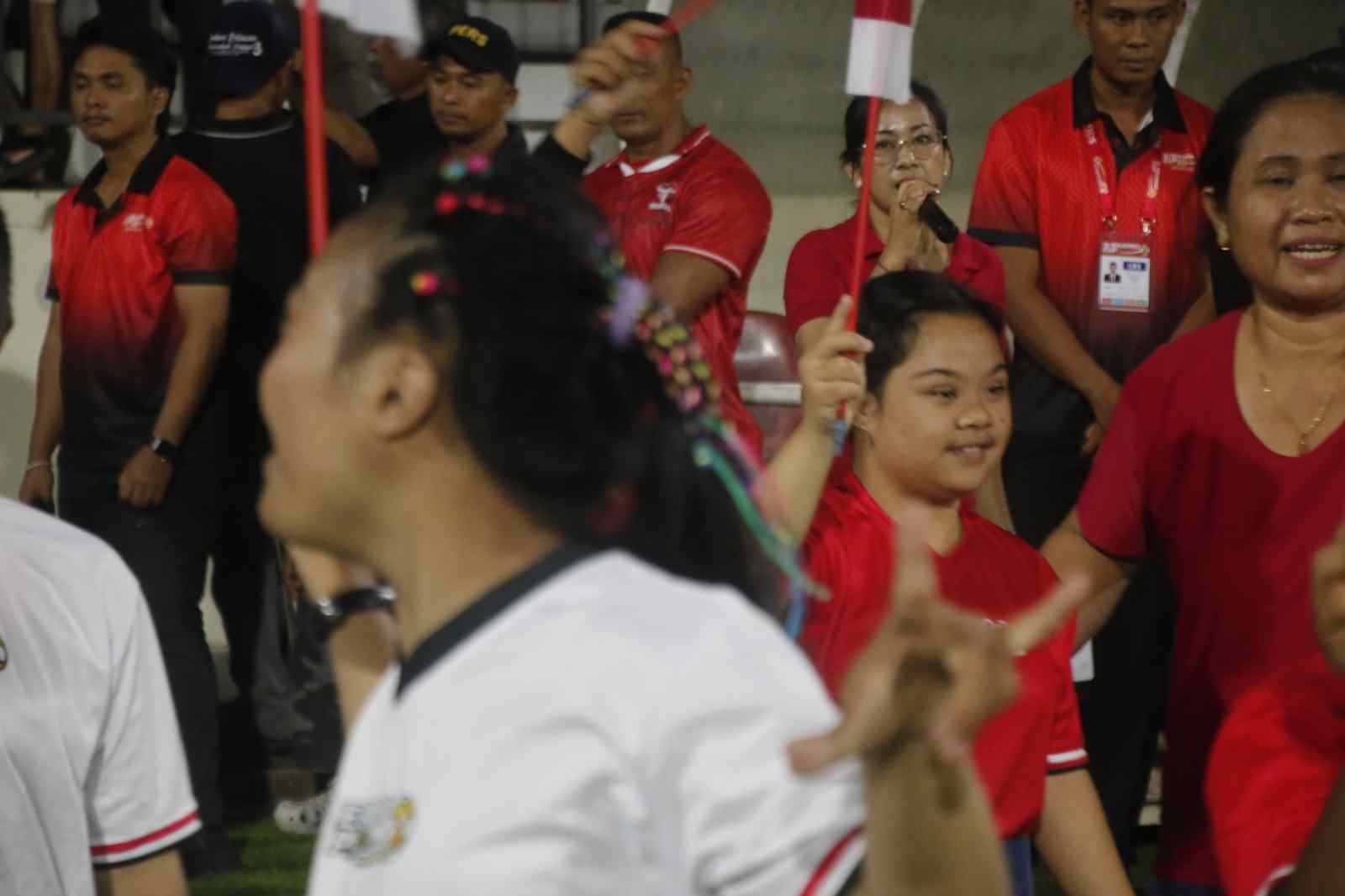 Aksi Menyentuh di Final Soekarno Cup Bali: Anak-Anak Difabel Jadi Pendamping Pemain