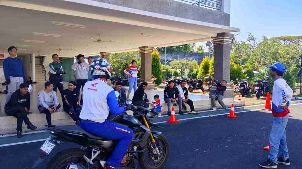 Bikin Jalanan Makin Aman, 30 Bikers Honda Community Bali Ikuti Pelatihan Safety Riding