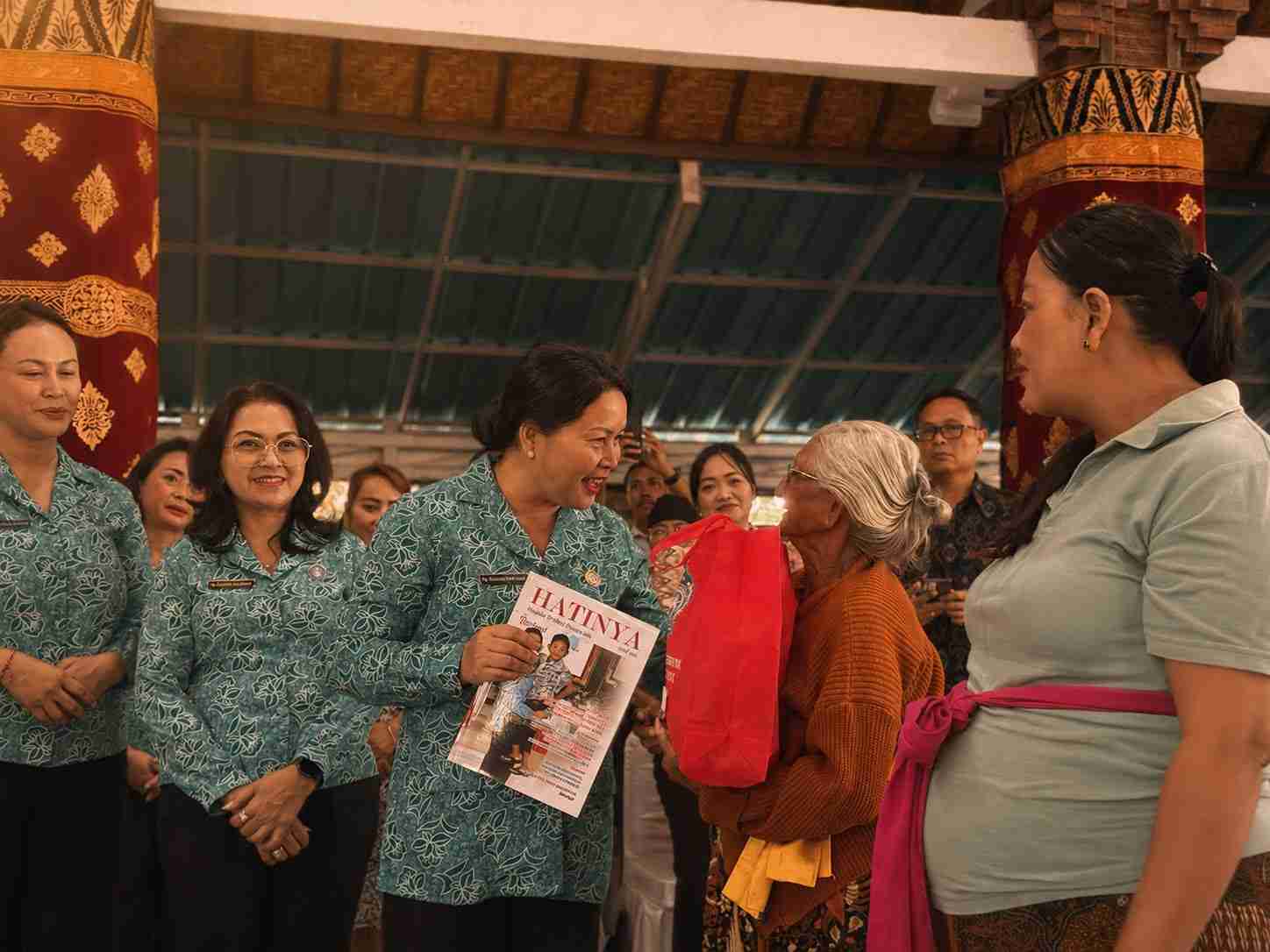 Gemar Makan Ikan, Langkah Ny. Seniasih Giri Prasta Cegah Stunting di Bali