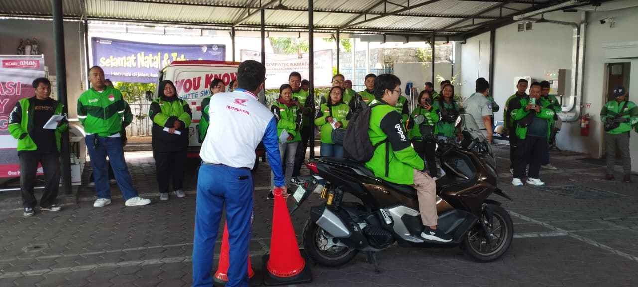 Driver Ojol Bali Jadi Pelopor Keselamatan Jalan Raya