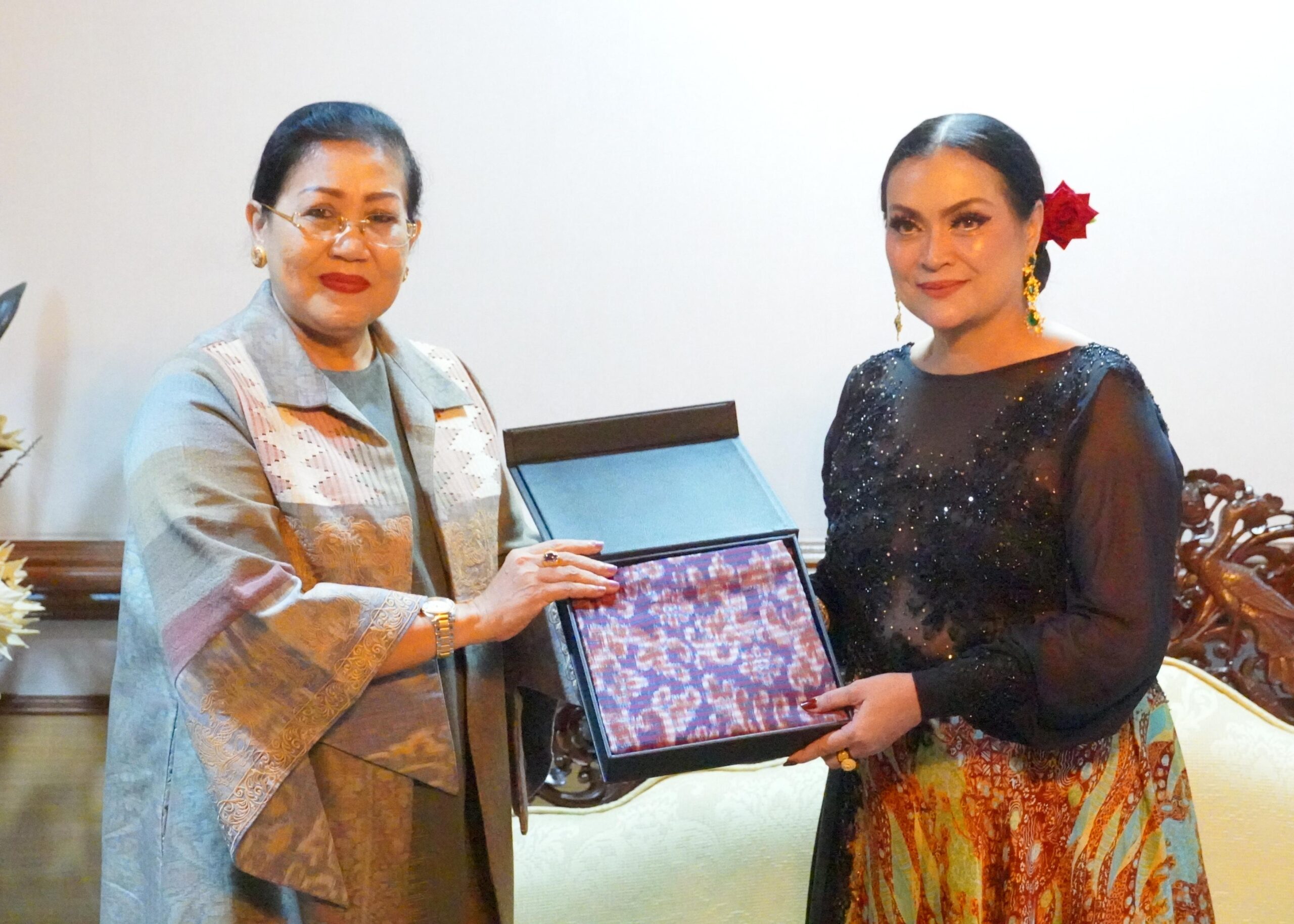 Putri Koster Dan Nita Viva Perkuat UMKM Bali