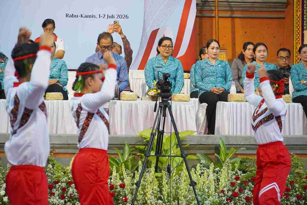 ​Membakar Semangat Muda, Merawat Tradisi: Kala Pelajar Bali Unjuk Gigi di HKG PKK ke-54
