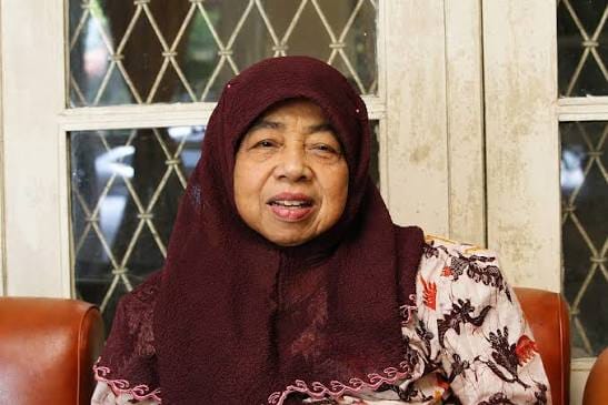 Mengenang Sosok Prof Chamamah Soeratno, Guru Besar UGM yang Bersahaja