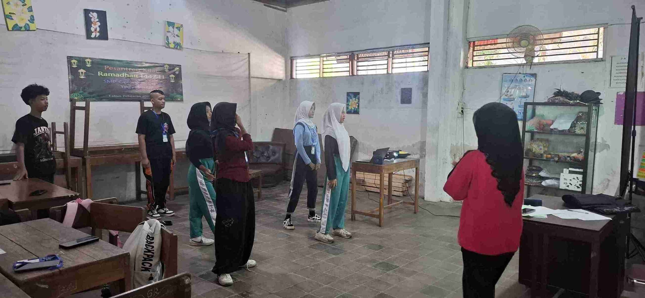 Potret Haru MPLS di SMP Gotong Royong: Tetap Berjuang Meski Hanya Terima 3 Siswa Baru