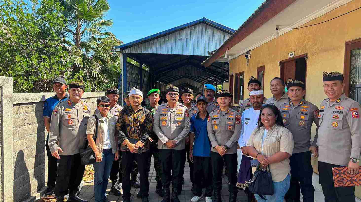 Sinergi Astra dan Polri di Desa Cemagi Dorong Kemandirian Warga