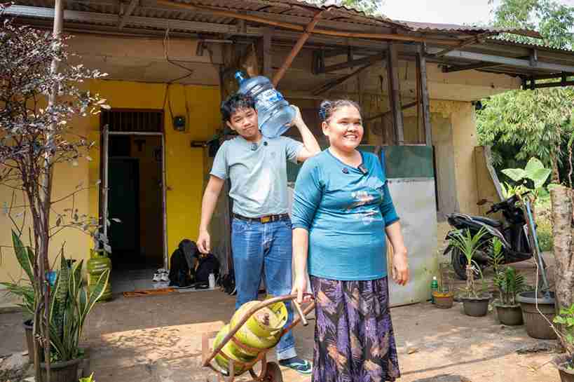 Walmer, Anak Penjual Gas dari Cileungsi Lolos Teknik Nuklir UGM: Air Mata Ibu Pecah di Rumah Duka