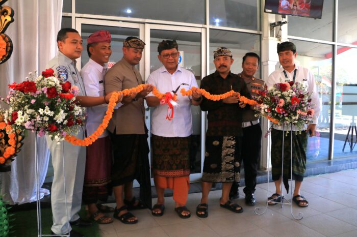 Sutjidra Resmikan Samsat Gerai Gerokgak, Dekatkan Layanan Pajak