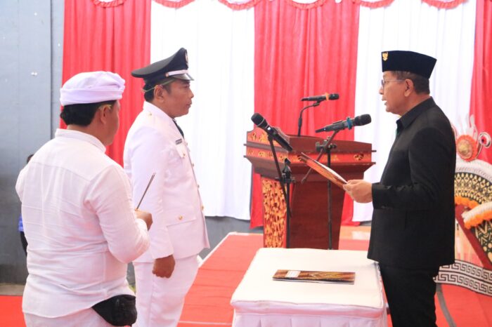 Lantik Perbekel Pengastulan, Sutjidra: Jangan Hindari Keluhan Warga