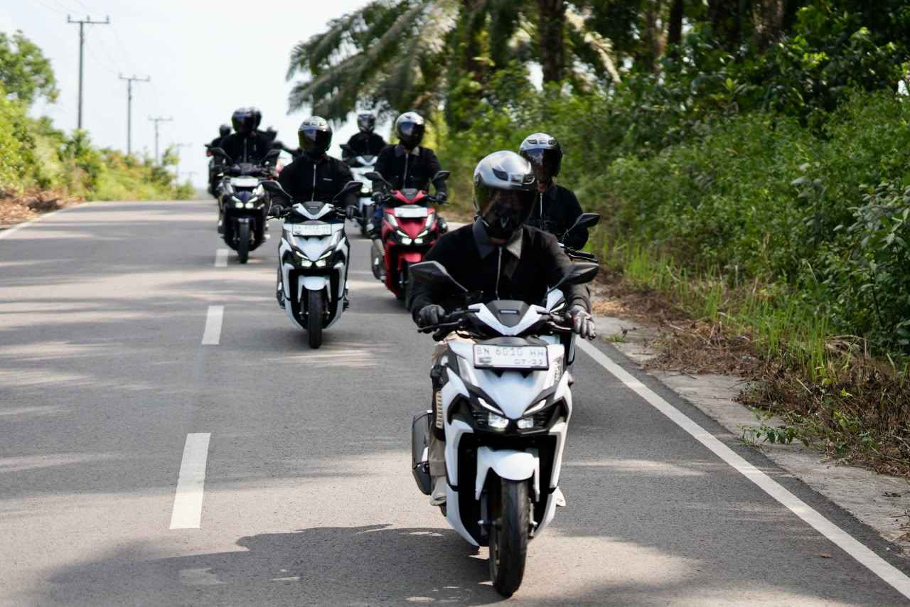 Berkendara Aman di Tengah Hujan Abu : Tips Penting dari AHM