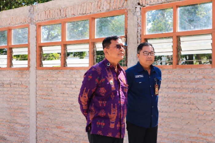 21 SD di Buleleng Direvitalisasi, Bupati Sutjidra Ingatkan Target Penyelesaian
