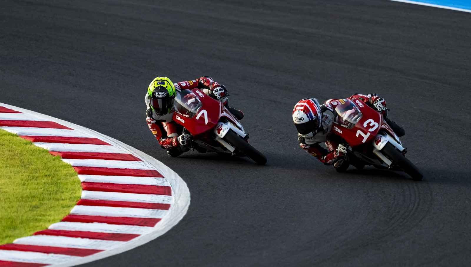 Melesat di Motegi, Badly Persembahkan Podium IM4AC untuk Indonesia