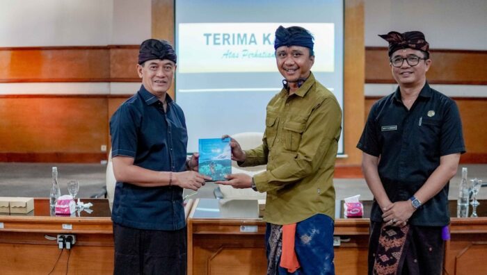 Wabup Buleleng Ajak Pemuda Berkontribusi Nyata Lewat Pendidikan