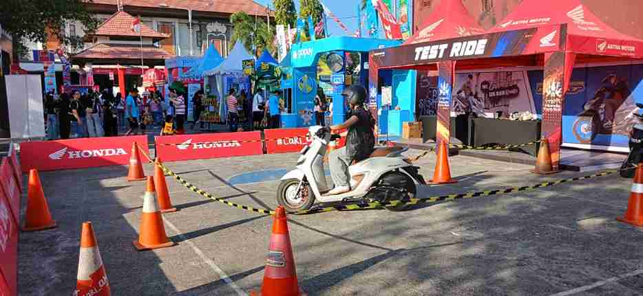 Honda BeAT Ajak Pelajar Bali Rasakan Riding Test dan Edukasi #Cari_Aman