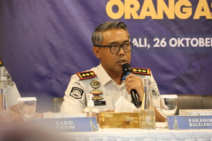 Imigrasi Buleleng Buru 2 WNA Perancis Pemeran Video Asusila di Karangasem