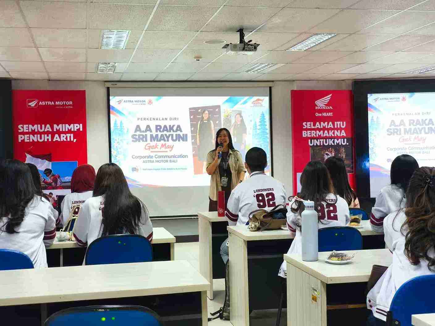 ​Mahasiswa LSPR Bali Pelajari Praktik CSR dan Hubungan Komunitas Langsung dari Astra Motor