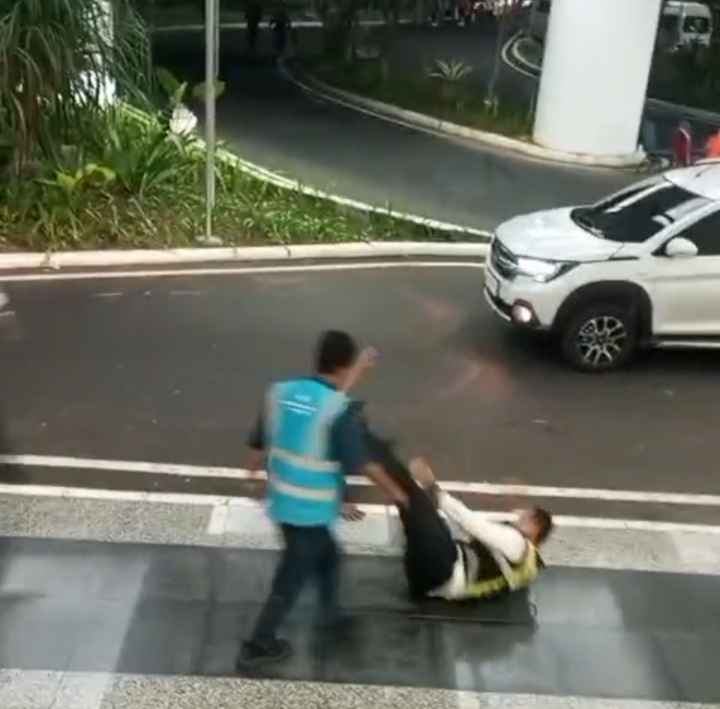 Keributan Pengemudi Transportasi Darat Terjadi di Bandara Ngurah Rai, Petugas Sekuriti Jadi Korban Pemukulan