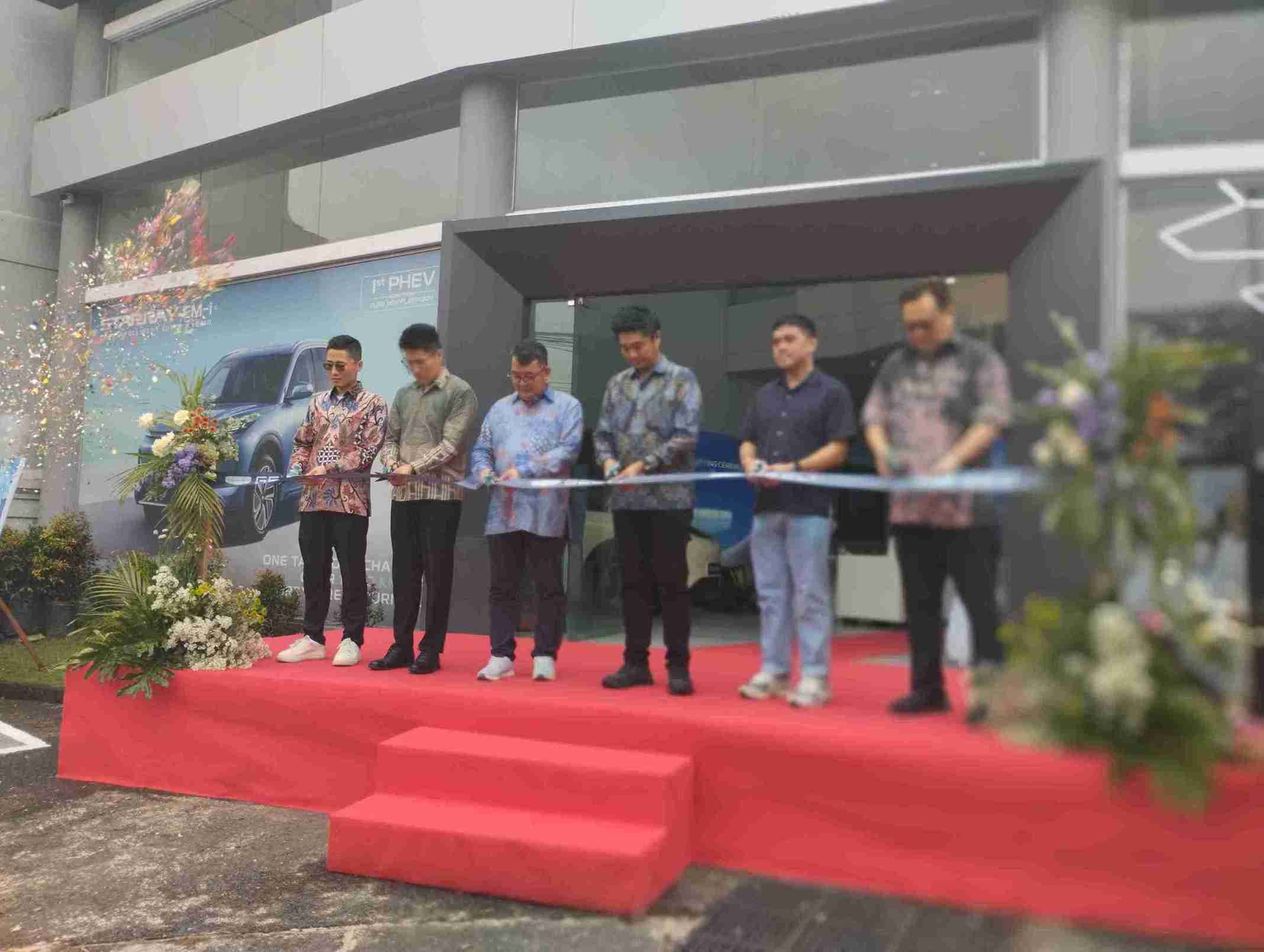 Ekspansi Strategis di Pulau Dewata, Geely Auto Indonesia Resmi Operasikan Dealer 3S Pertama di Bali