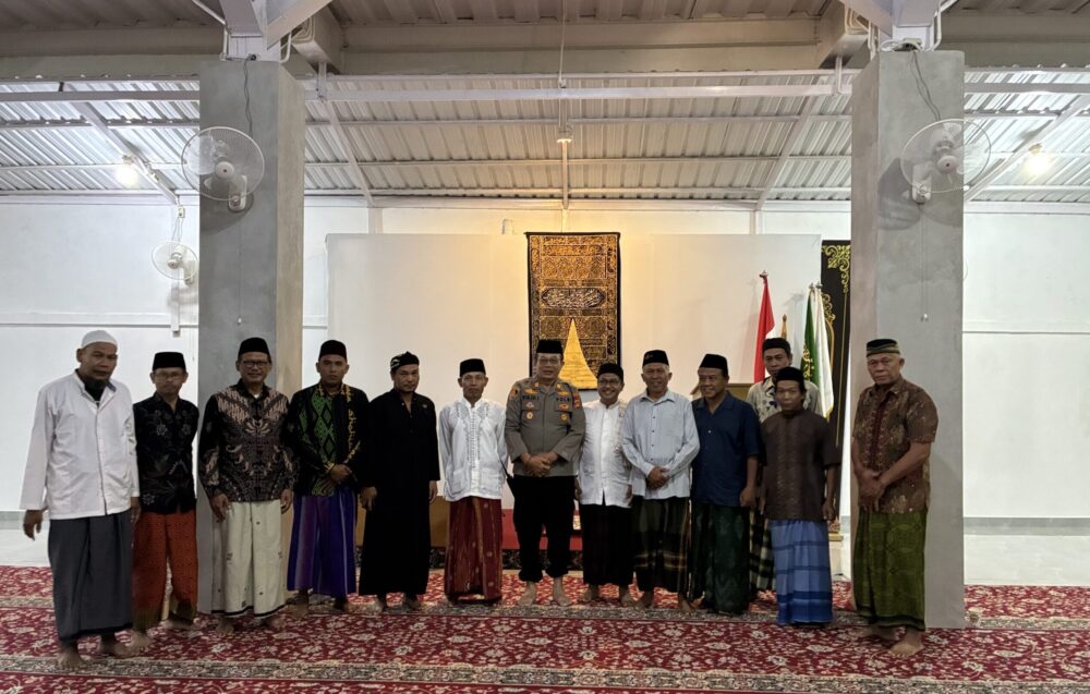Gelar Program ‘Polisi Bersama Masyarakat’, Kapolsek Mengwi Edukasi Warga Bahaya Narkoba hingga Izin Keramaian