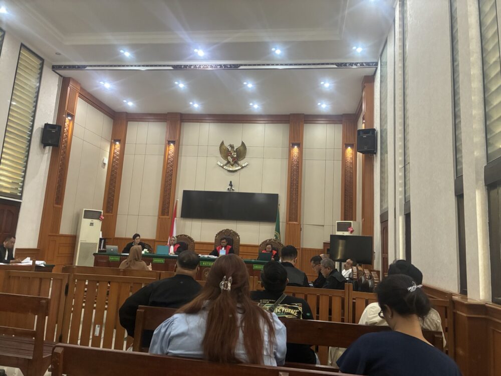 Sidang Pemalsuan Surat di PN Denpasar: Dari Polemik Fotokopi Dokumen hingga Lemahnya Pembuktian Niat Jahat (Mens Rea) Terdakwa