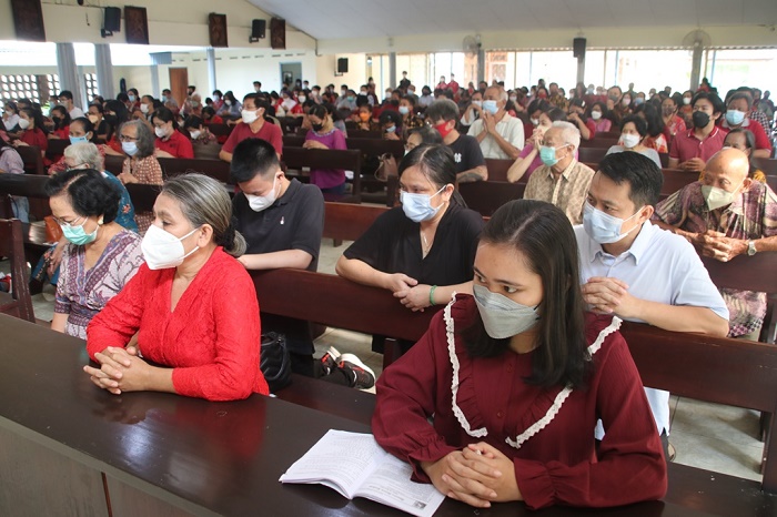 Jumat Agung di Gereja Santo Pius X Blora Khusyuk dan Khidmat