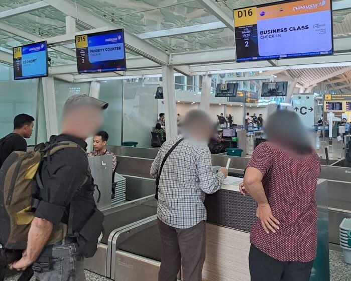 Resahkan Warga, Imigrasi Singaraja Deportasi Dua WNA asal Prancis dan Rusia