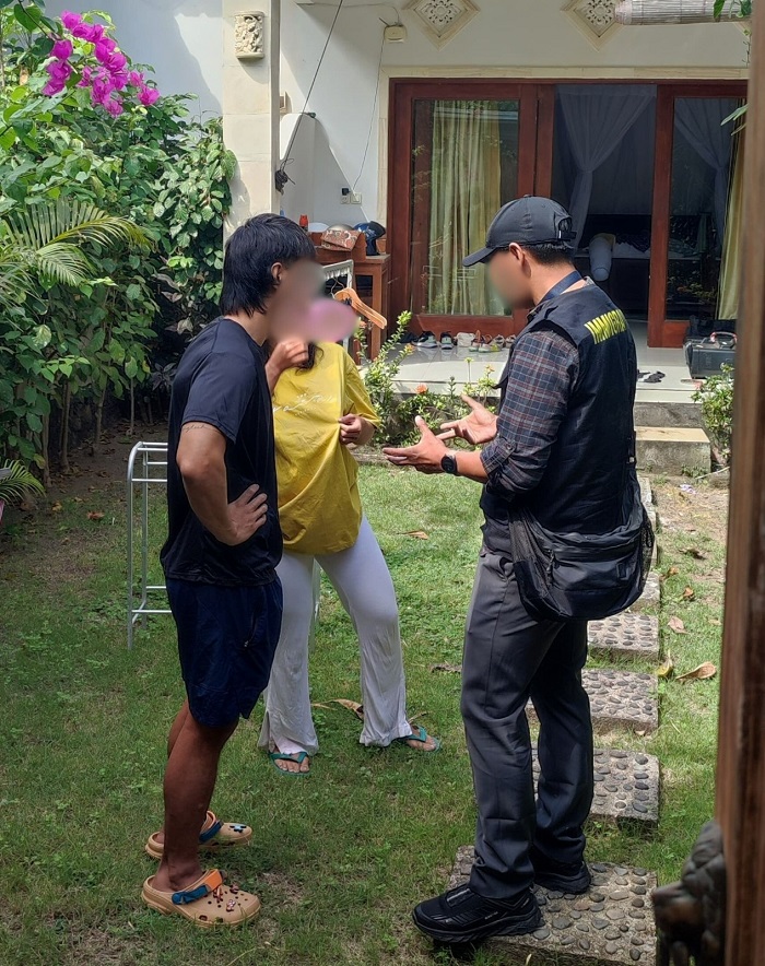 Imigrasi Deportasi Dua WNA Malaysia Diduga Bekerja Ilegal di Bali