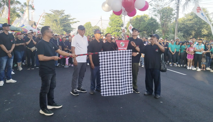 Dekopinda Tabanan Gelar Gerak Jalan Santai Peringati HUT ke 77 Koperasi
