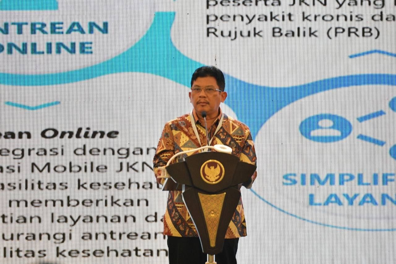 Wapres Ma’ruf Amin Berikan Penghargaan UHC Awards kepada 493 Kepala Daerah