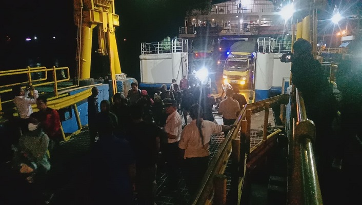 KMP Rodita Kandas di Perairan Pelabuhan Padangbai