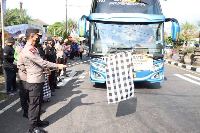 Lepas Bus Mudik Gratis, Kapolda Bali: Tekan Penggunaan Sepeda Motor dan Mobil